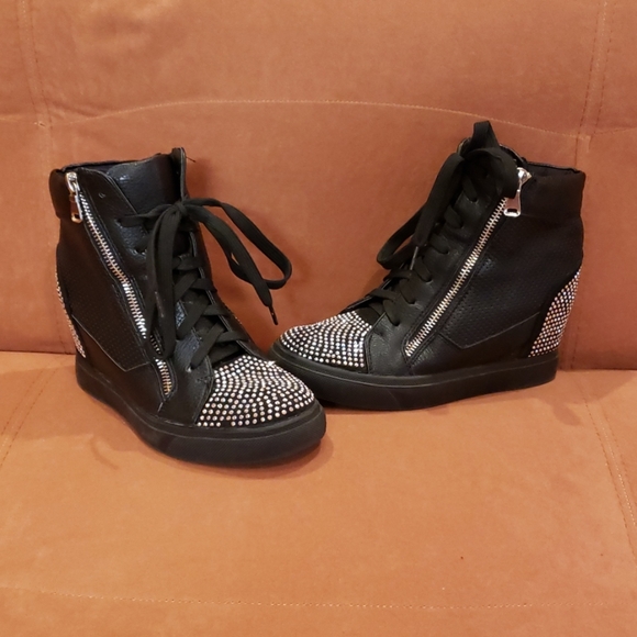 DONATED - Picture 3 of 8